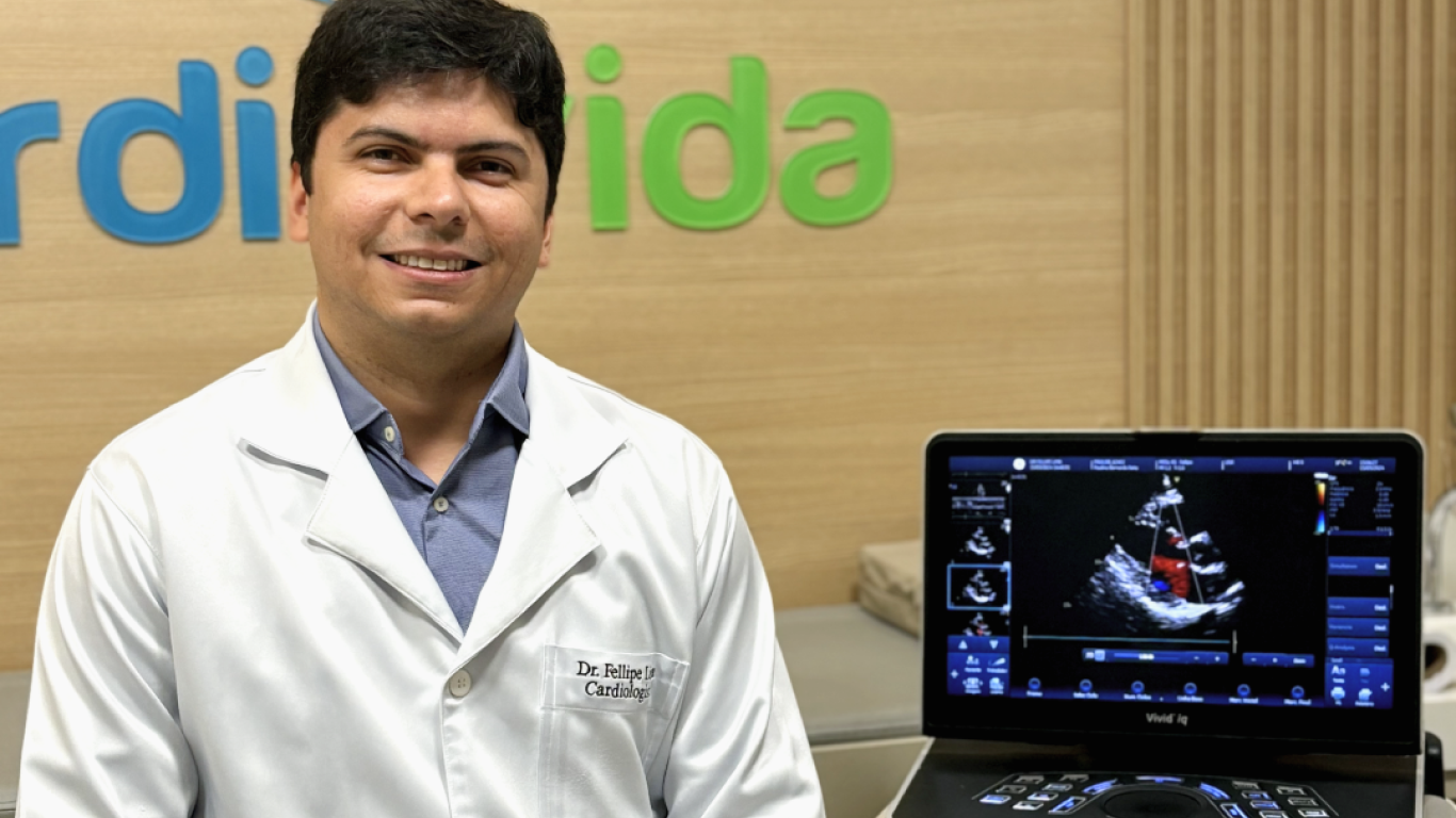 Dr. Fellipe Lima explicando o Eco transtorácico