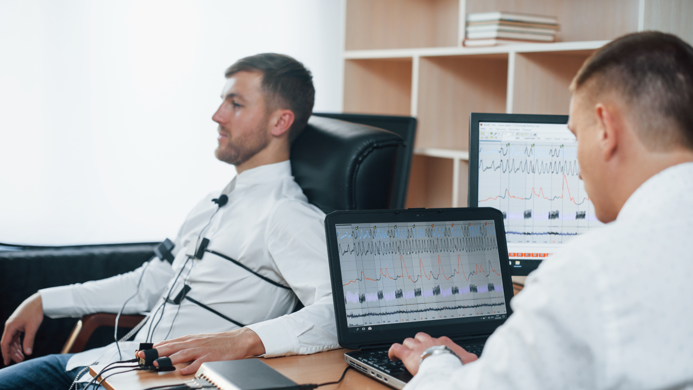 Homem fazendo ecocardiograma depois de treinar